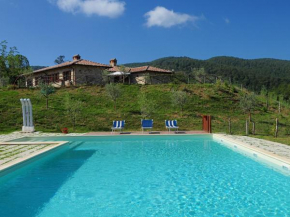 Farmhouse with small lake swimming pool private terrace garden and sheep, Passignano Sul Trasimeno